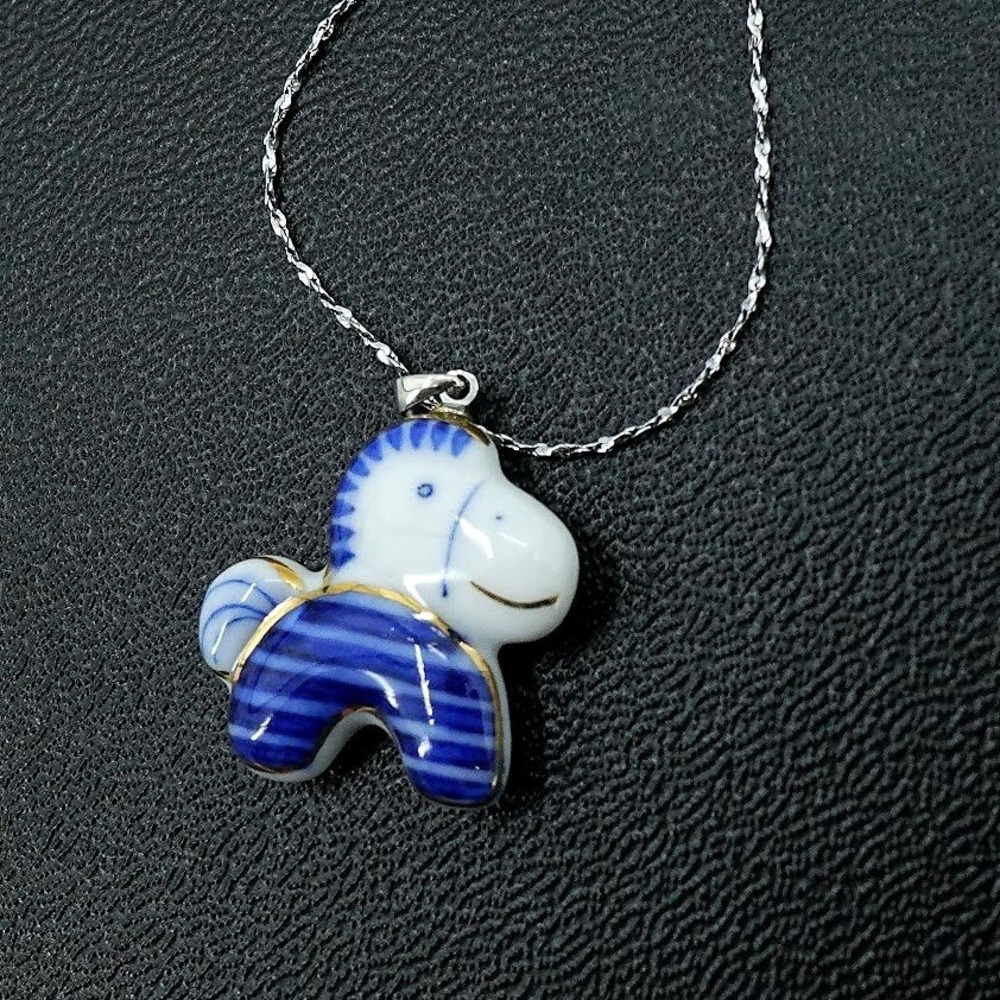 VTG Blue‎ White Porcelain Pony Horse Pendant 18KGP Silver Tone Necklace Figural